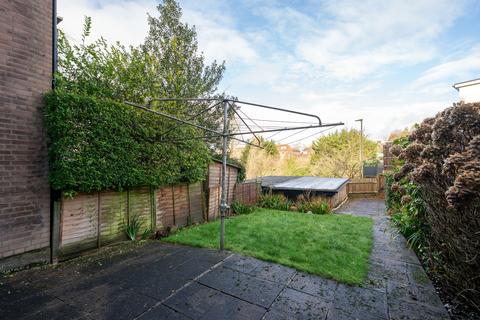 4 bed property, in Hermitage Lane, £1,395,000