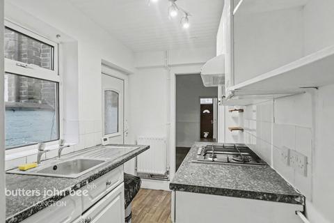 2 bed property, in Anchor Place, £95,000