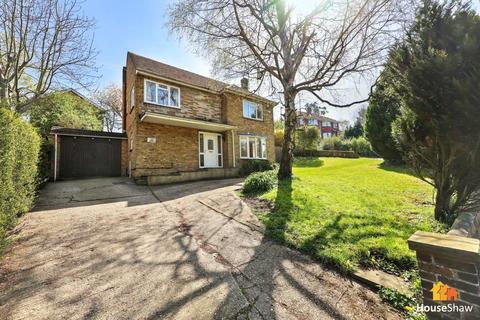 3 bed property, in Desborough Avenue, £595,000