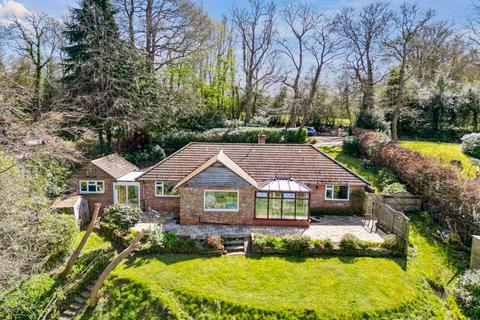 4 bed property, in Brittenden Lane, £900,000