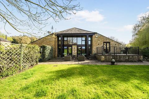 3 bed property, in Downyard Compton Pauncefoot, £783,950