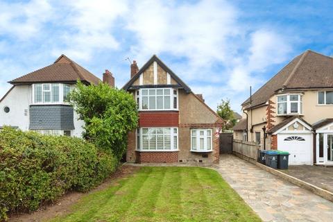 3 bed property, in Malden Way, £625,000