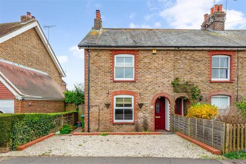 2 bed property, in Elm Grove, £365,000