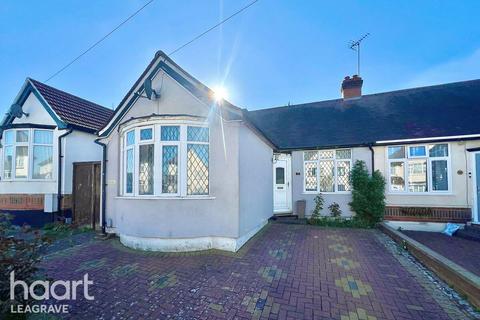 4 bed property, in Atherstone Road, £400,000