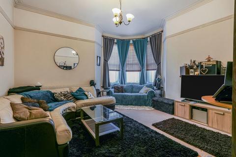 1 bed property, in St Johns Road, £140,000