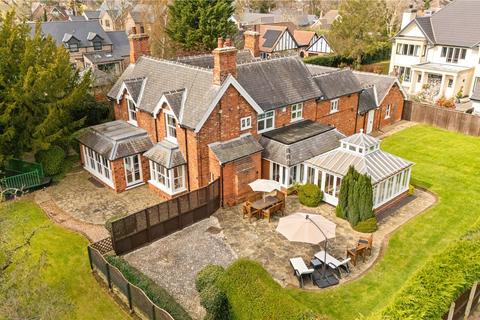 4 bed property, in Humberston Avenue, £660,000
