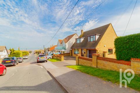 3 bed property, in Seaside Avenue, £400,000