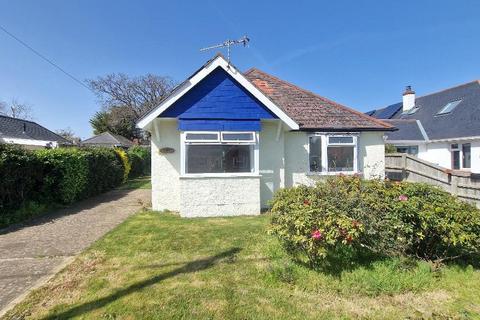 3 bed property, in Heathfield Road, £425,000