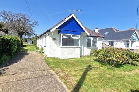 3 bed property, in Heathfield Road, £425,000
