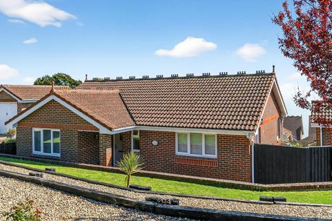 2 bed property, in Foxhills, £475,000