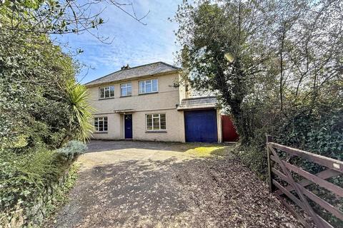 3 bed property, in Tregolls Road, £450,000