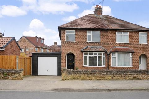 3 bed property, in West Crescent, £260,000