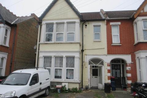 1 bed property, in Valkyrie Road, £95,000
