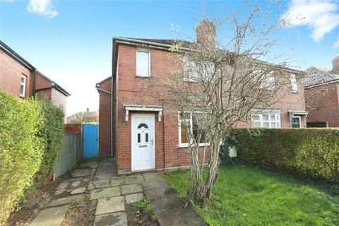 2 bed property, in Nutfield Avenue, £105,000