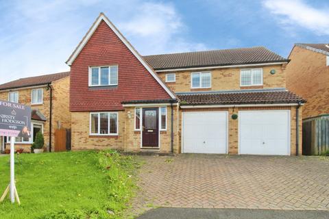 4 bed property, in Mill View Rise, £375,000