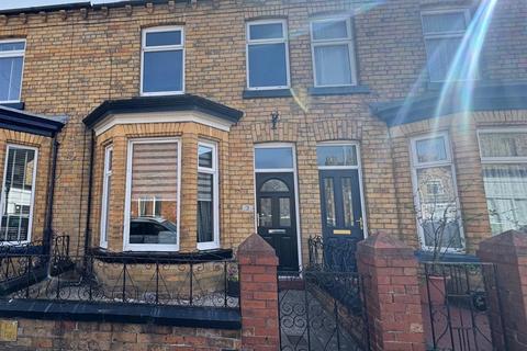 2 bed property, in Garfield Road, £160,000