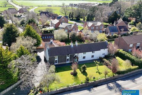 4 bed property, in Forest Lane, £780,000