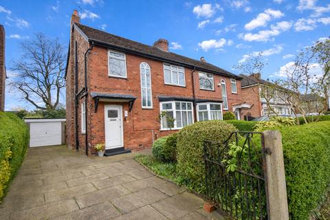 3 bed property, in Entwisle Avenue, £450,000