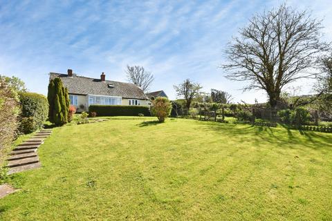 3 bed property, in West Street, £425,000
