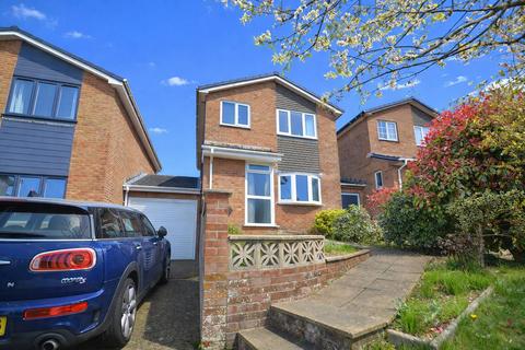 3 bed property, in IDEAL FAMILY HOME * SHANKLIN, £305,000