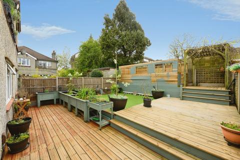 2 bed property, in Ringstead Road, £350,000
