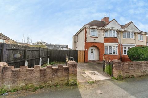 3 bed property, in Willingsworth Road, £190,000