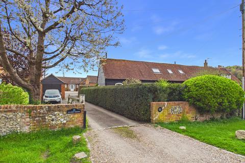 3 bed property, in Fingest, £695,000