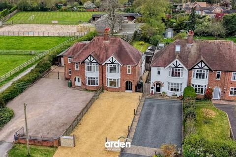 3 bed property, in The Ridgeway, £475,000