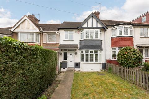 3 bed property, in Linden Way, £675,000