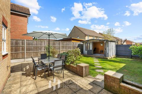 2 bed property, in Longacres, £637,000
