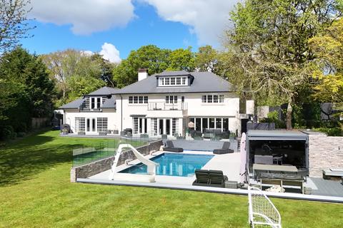 6 bed property, in Picket Hill, £2,750,000