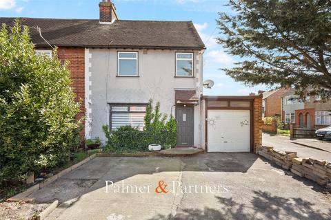 3 bed property, in St. Annes Road, £270,000