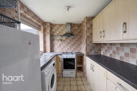 2 bed property, in Compton Road, £300,000