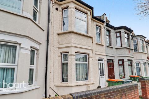 3 bed property, in Keppel Road, £475,000