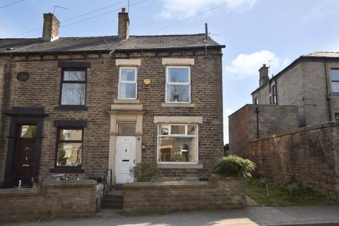 2 bed property, in Rochdale Road, £155,000