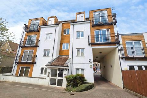 1 bed property, in Fishponds Road, £135,000