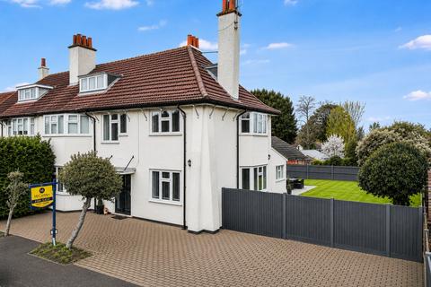 5 bed property, in Southborough Road, £1,050,000