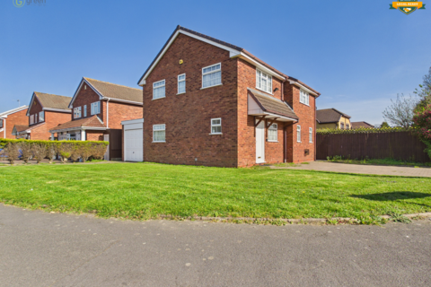 4 bed property, in Poundley Close, £400,000