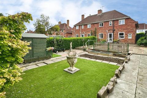 3 bed property, in Beechen Drive, £300,000
