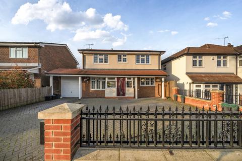 4 bed property, in The Avenue, £1,350,000