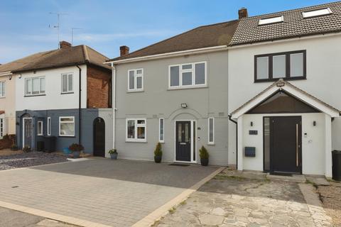 3 bed property, in Couchmore Avenue, £650,000
