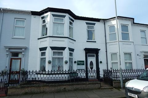 9 bed property, in 11 Wellesley Road, £130,000