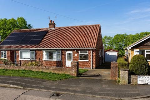 2 bed property, in Linden Close, £325,000