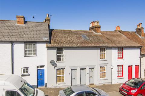 2 bed property, in Town Hill, £400,000