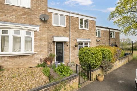 2 bed property, in Bushey Leys Close, £350,000