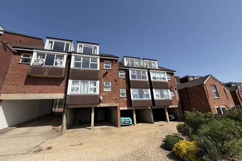 1 bed property, in Campbell Road, £120,000