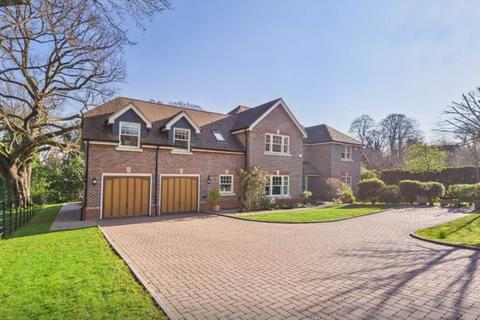 6 bed property, in Pangbourne, £1,950,000