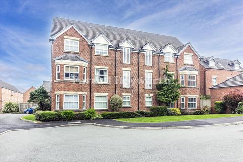 2 bed property, in Heys Hunt Avenue, £100,000
