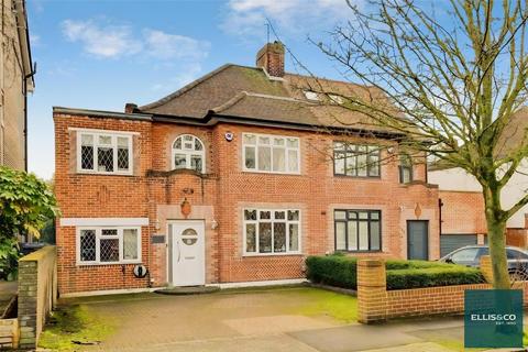 3 bed property, in Beechwood Avenue, £1,000,000