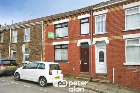 3 bed property, in Alfred Street, £140,000